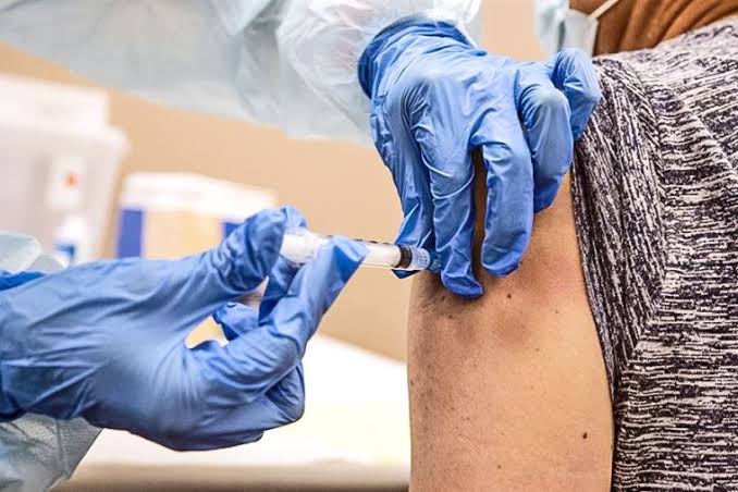 Adolescentes de 12 a 19 años serán vacunados desde noviembre anunció viceministro de Salud