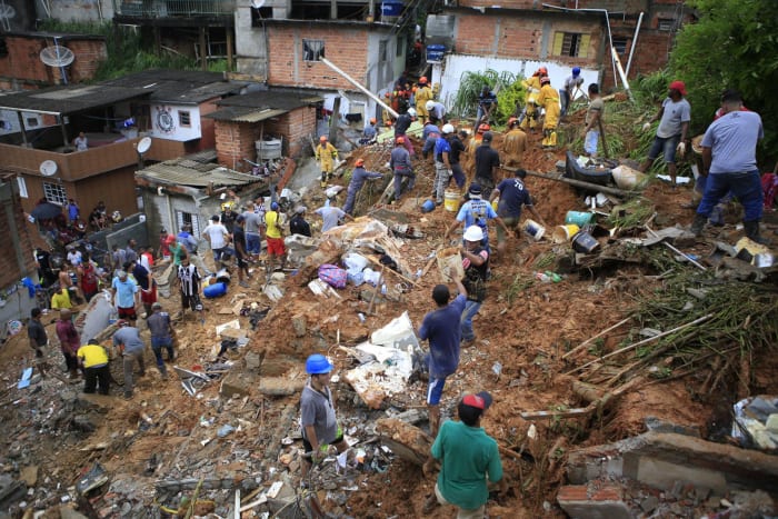 Inundaciones y deslizamientos dejan hasta el momento un centenar de muertos en Brasil
