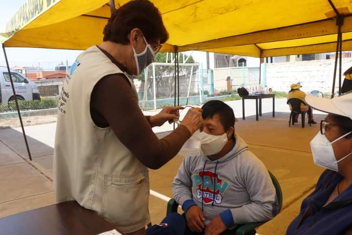 Comuna cerreña realiza campaña oftalmológica a personas con discapacidad