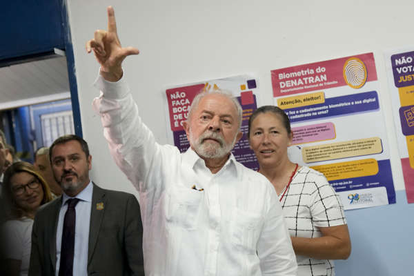 Lula vuelve al poder en Brasil tras vencer en las urnas a Bolsonaro