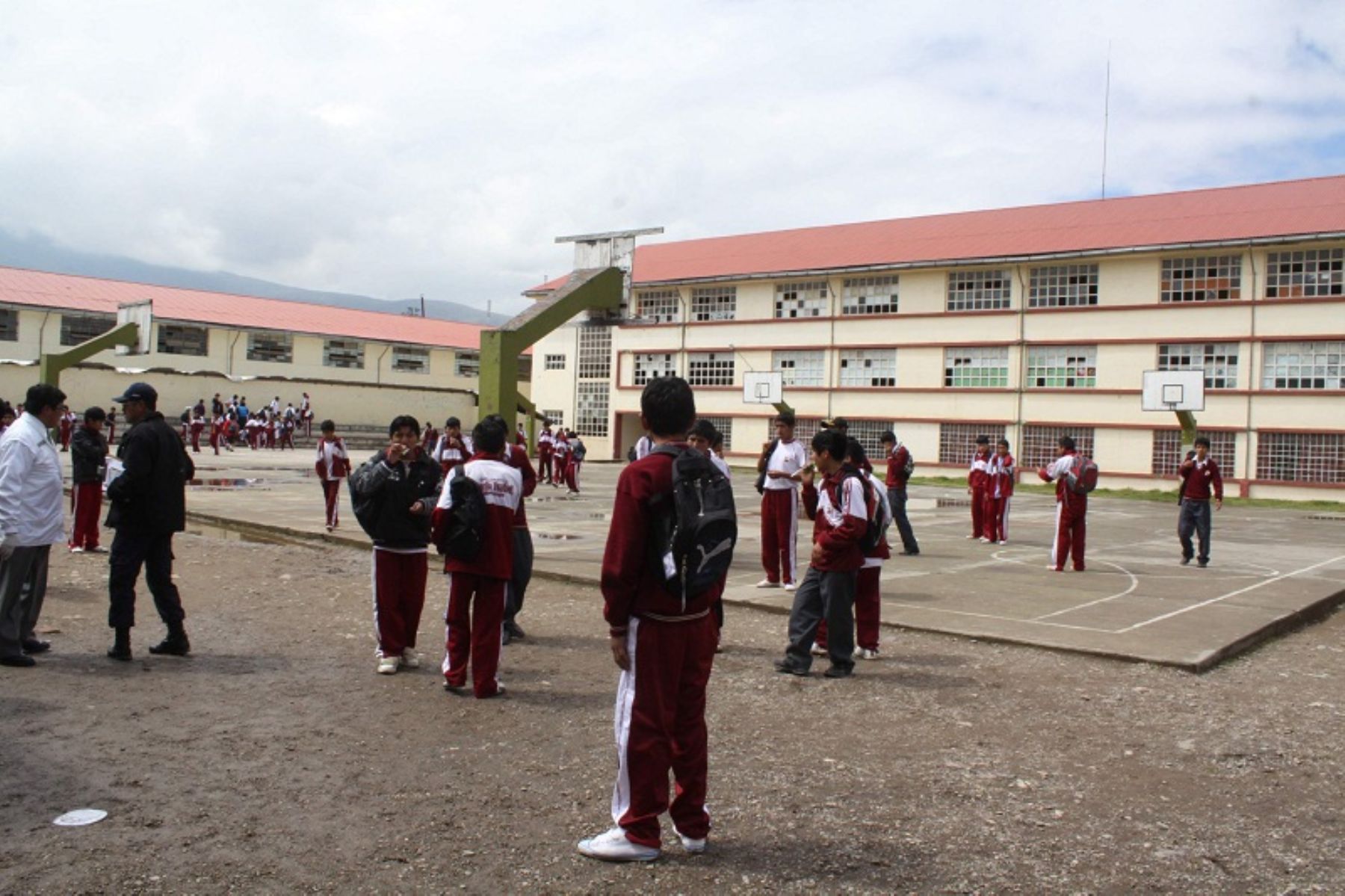Colegio de Huancayo decide sancionar a estudiantes que cometen bullying con trabajo comunitario