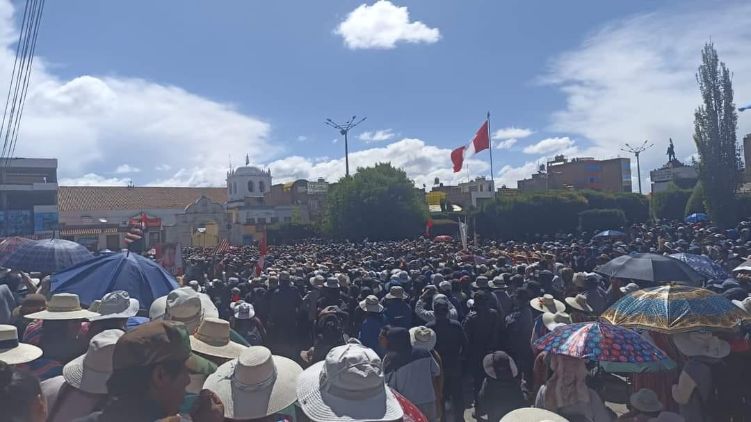 Pobladores de la provincia El Collao – Puno acuerdan continuar con paro indefinido y marchar a Lima