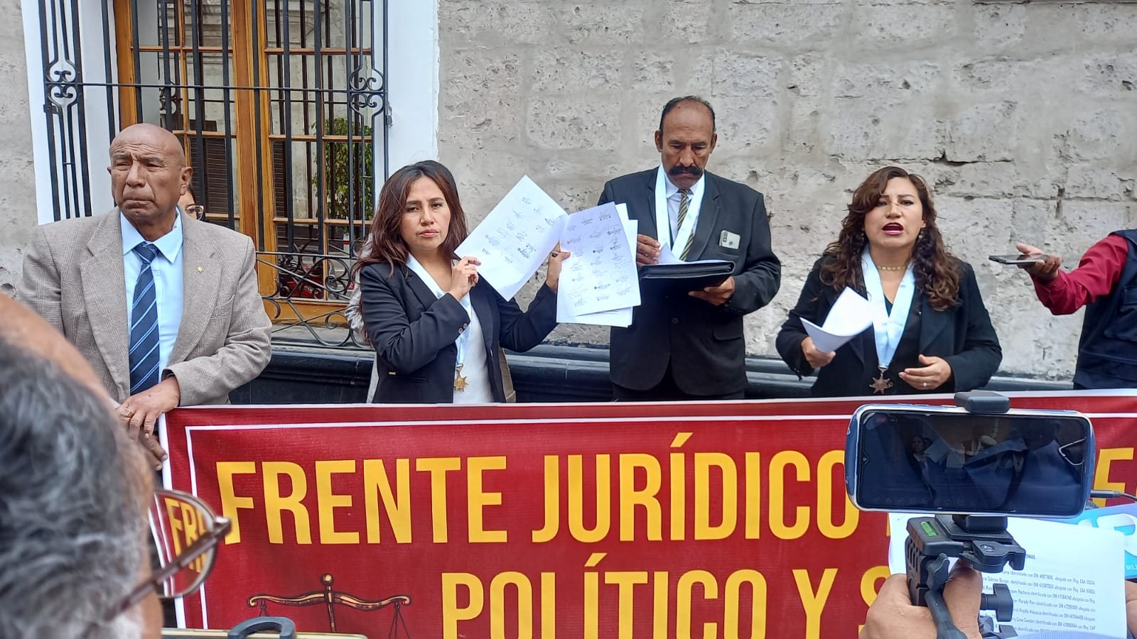 Abogados arequipeños denuncian internacionalmente a presidenta Dina Boluarte, ministros y algunos congresistas