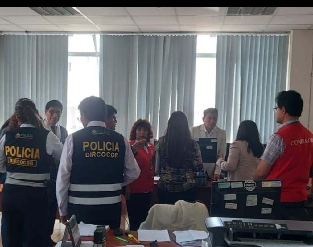 Policia anticorrupción interviene oficinas administrativas del Gobierno Regional de Arequipa