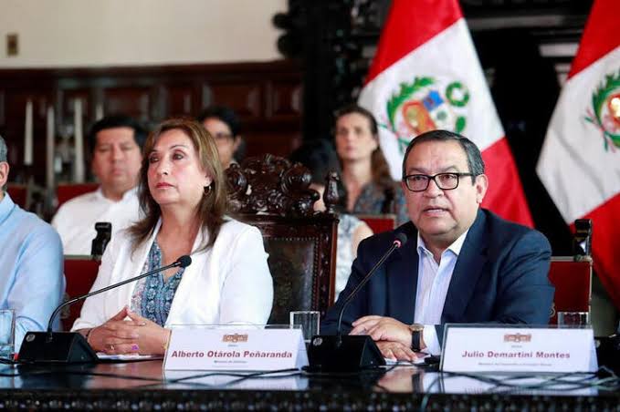 Otarola llama «Caimanes del mismo pozo» a Presidentes de Mexico y Ecuador