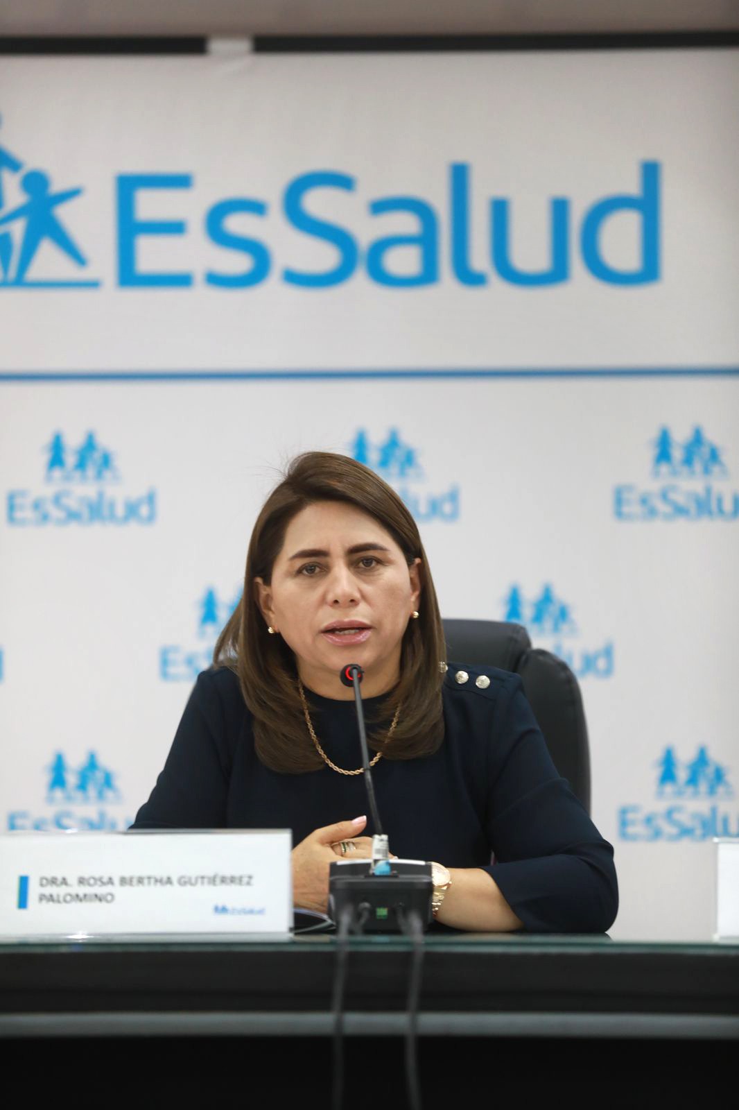 Congresistas piden renuncia irrevocable de flamante presidenta de Essalud Rosa Gutierrez