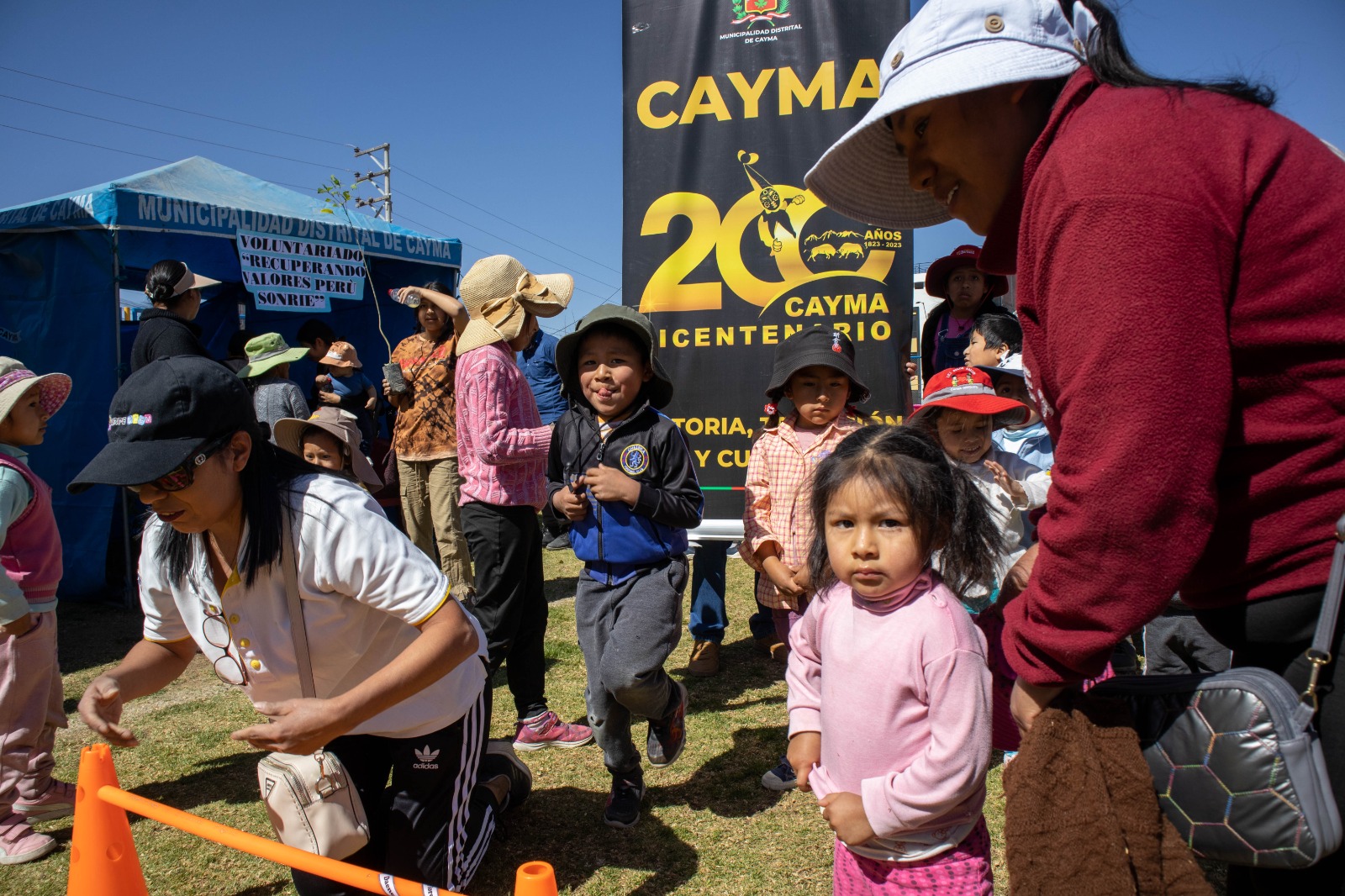 En Cayma inscriben a familias vulnerables en programas sociales