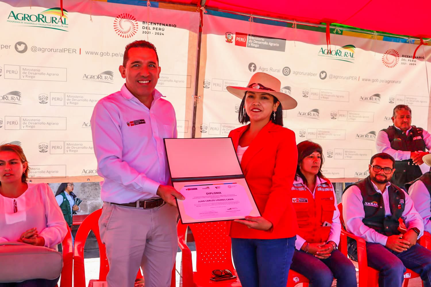 Municipio de Cayma recibe reconocimiento por liderar reactivación económica en la Región con Mercados Solidarios