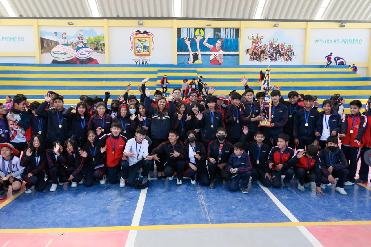 Comuna de Yura premió a campeones distritales de Juegos Escolares Deportivos y Paradeportivos