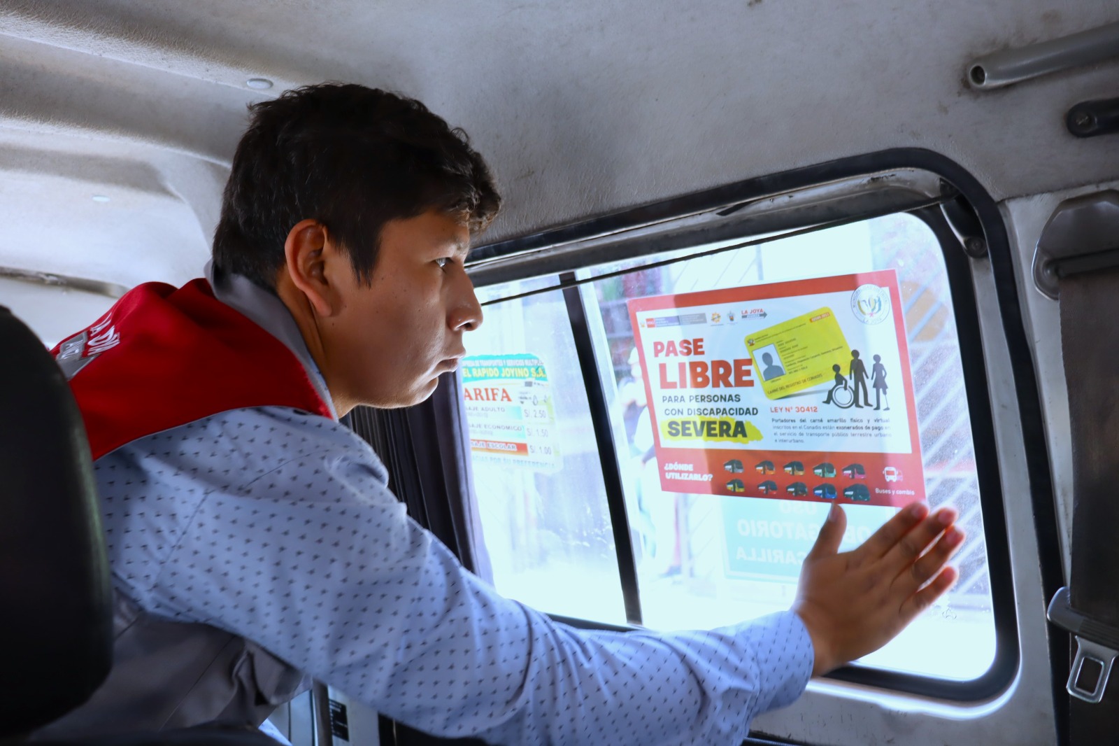 Realizan campaña de sensibilización para el respeto del asiento reservado en vehículos de transporte público en el distrito de La Joya