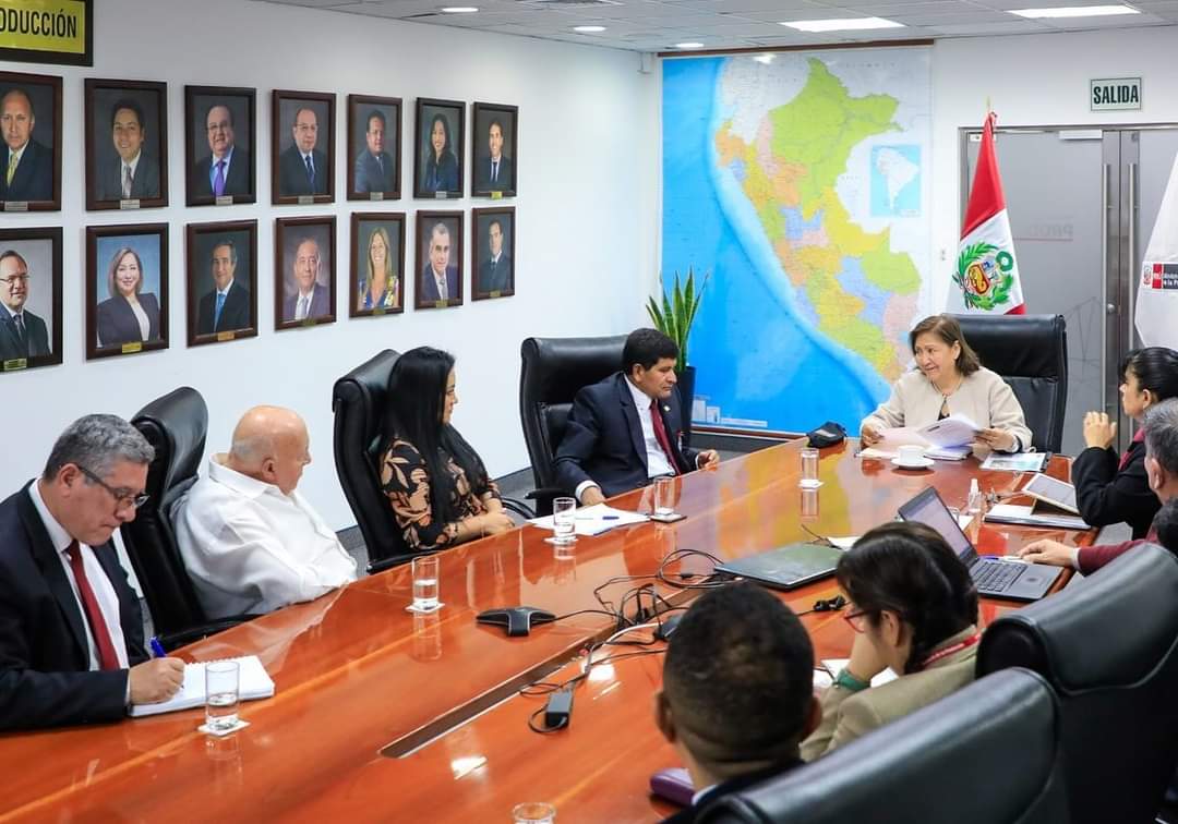 Gobierno Regional de Arequipa y Produce se reúnen para evaluar la creación de un parque industrial para las MYPES