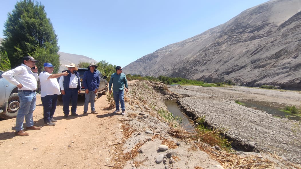 Gobierno Regional de Arequipa inicia mantenimiento de defensas en rio Majes