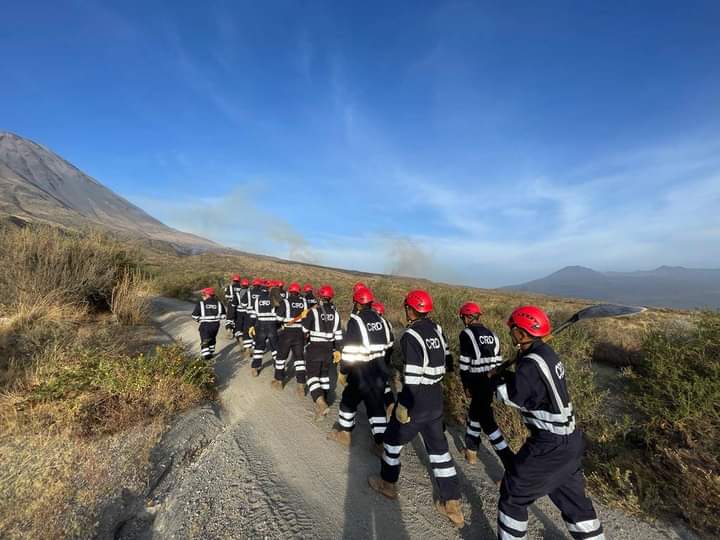 VIDEO: COER trasladó apoyo para mitigar incendio forestal en las faldas del volcán Misti