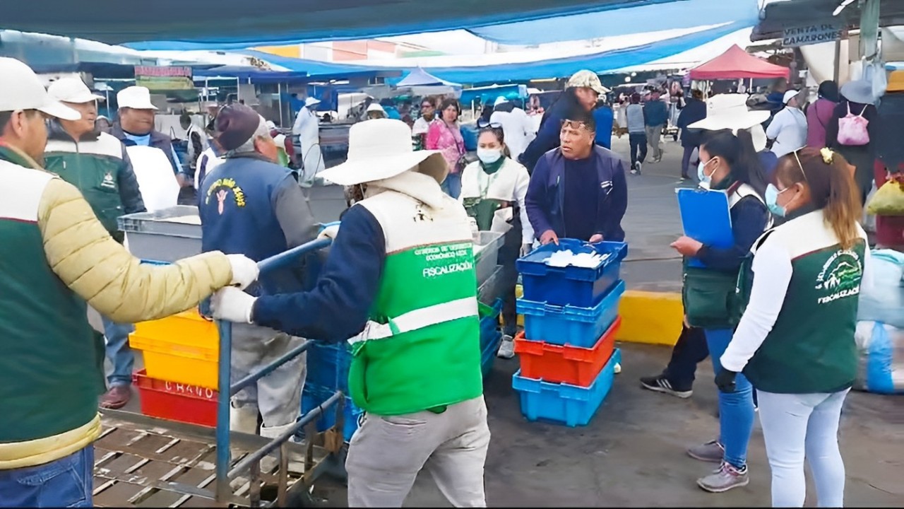 Decomisan más de tonelada y media de pescado jurel en terminal pesquero de Río Seco